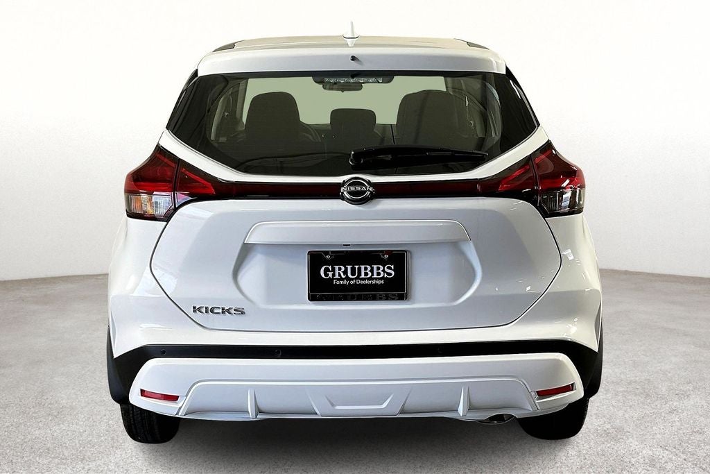 2025 Nissan Kicks Play S