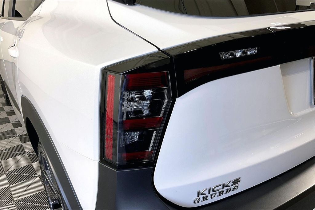 2025 Nissan Kicks SV