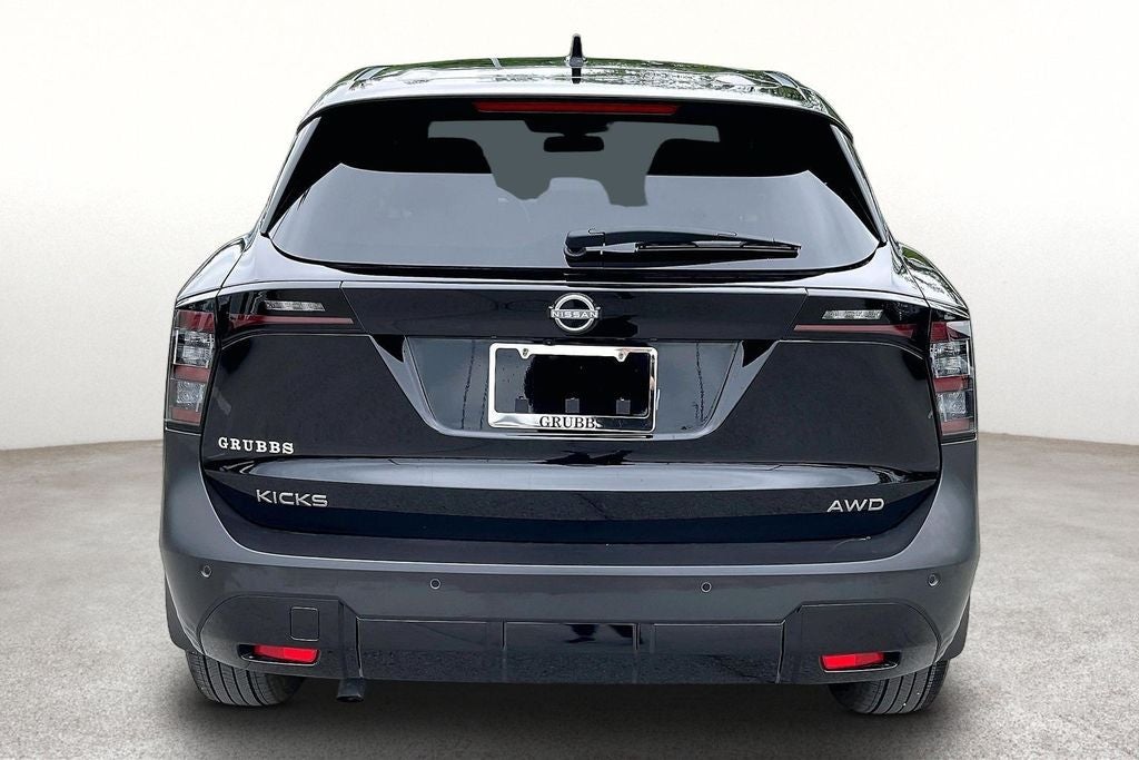 2025 Nissan Kicks SV