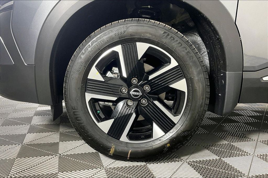 2027 Nissan Kicks SV