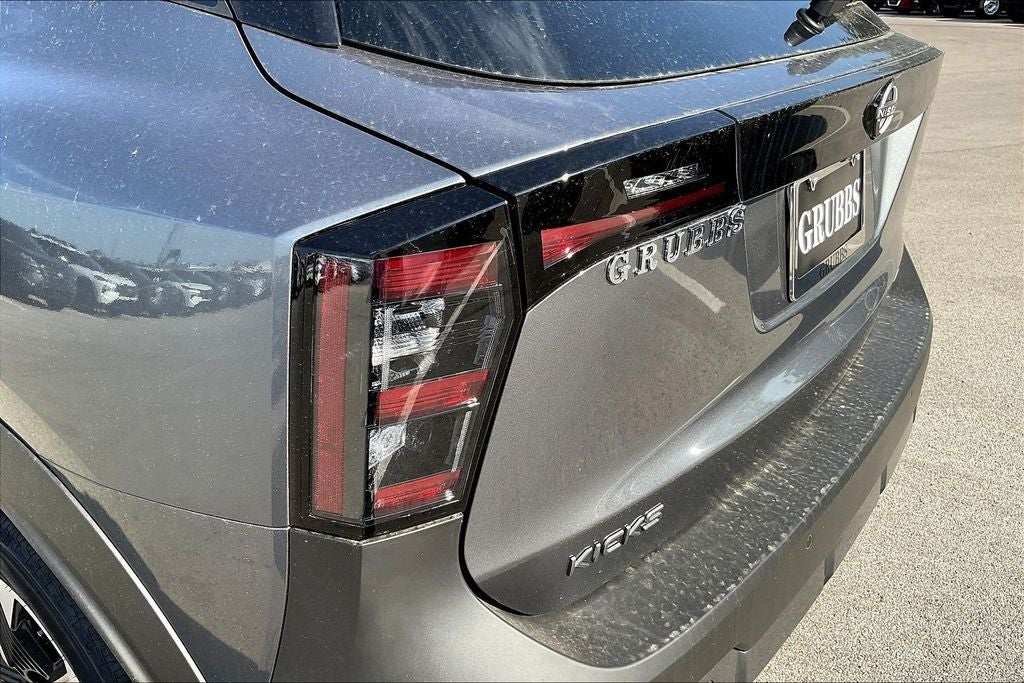 2025 Nissan Kicks SV