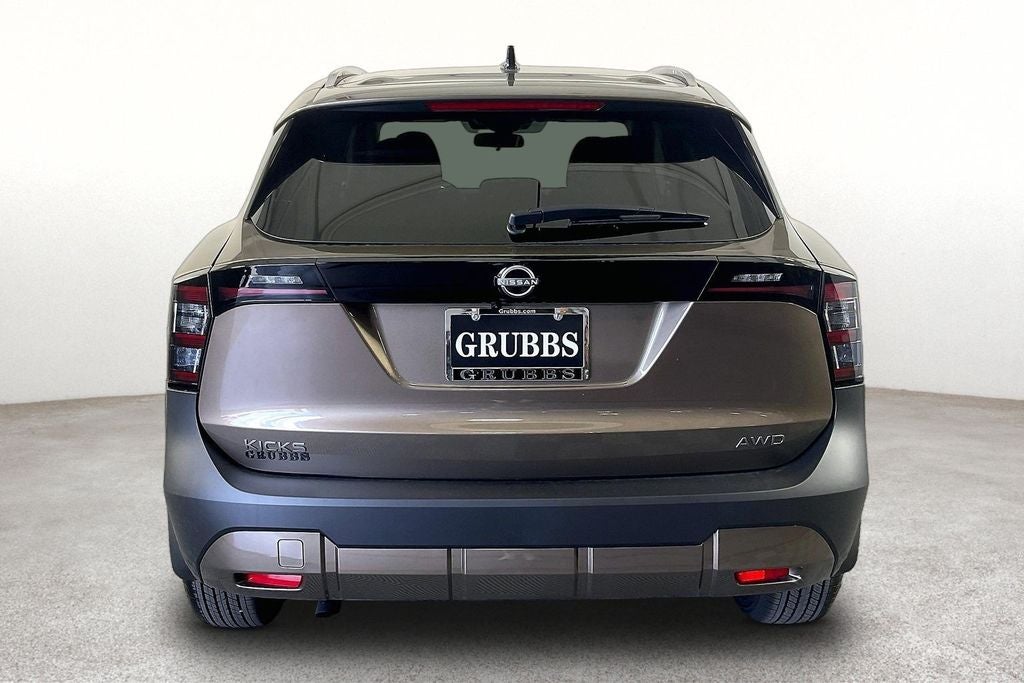 2027 Nissan Kicks SV