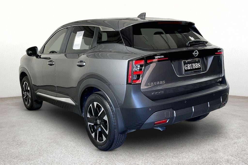 2025 Nissan Kicks SV