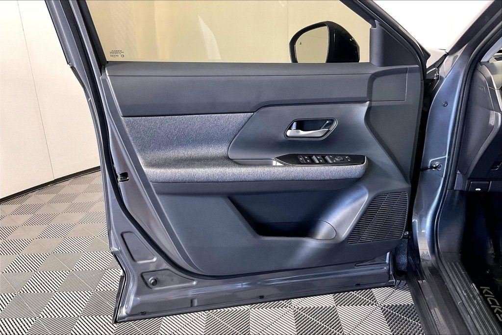 2027 Nissan Kicks SV