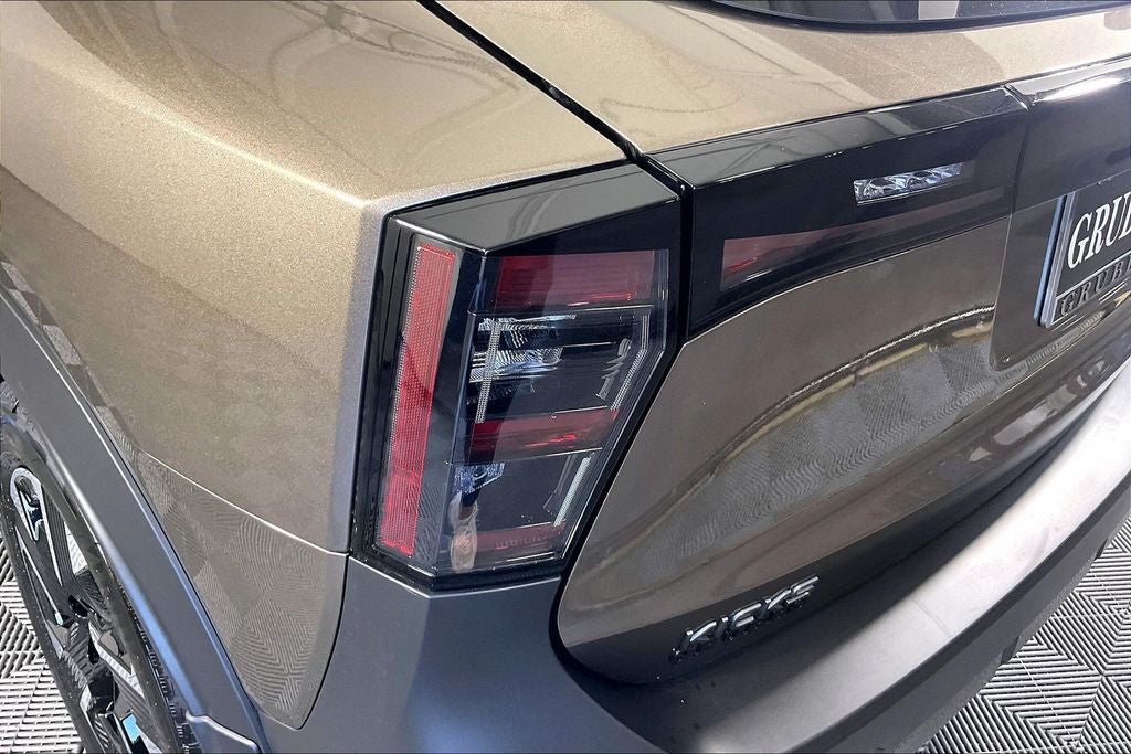 2027 Nissan Kicks SV
