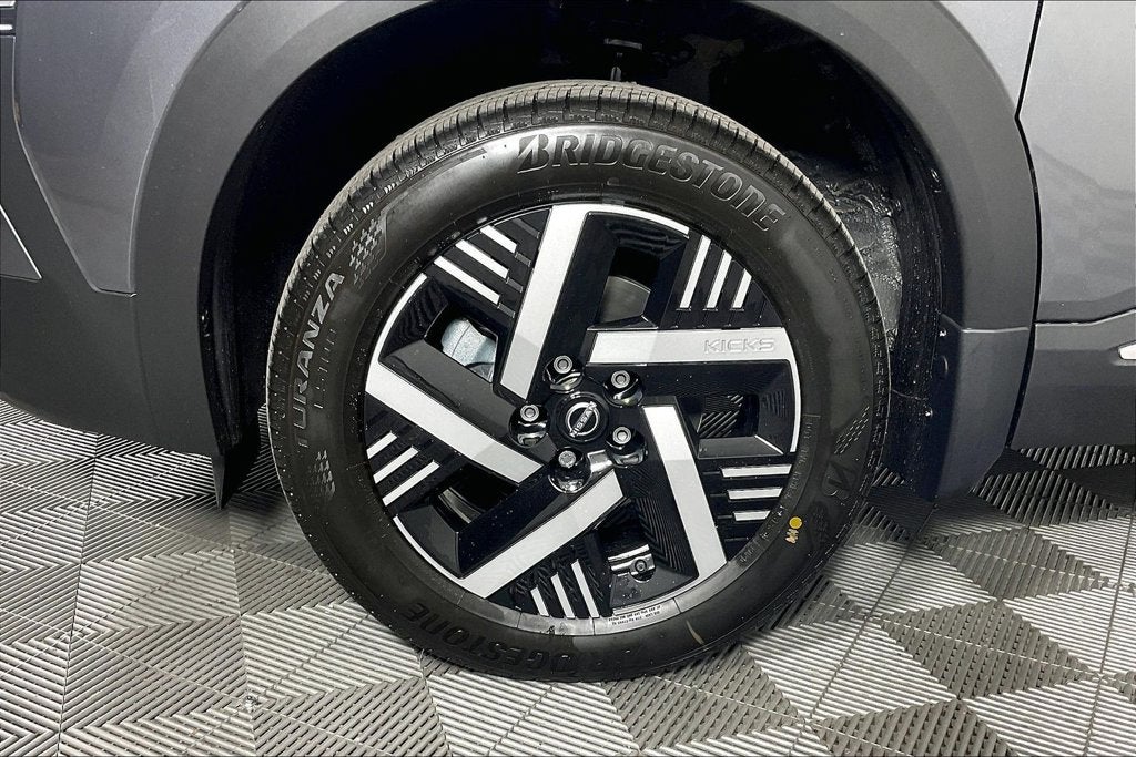 2027 Nissan Kicks SV