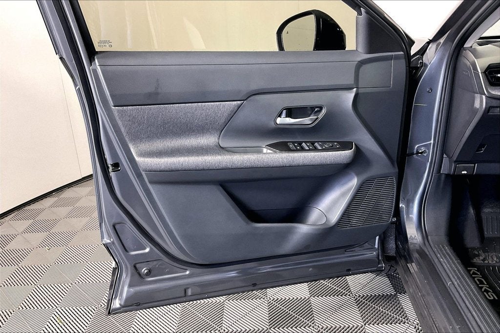 2027 Nissan Kicks SV