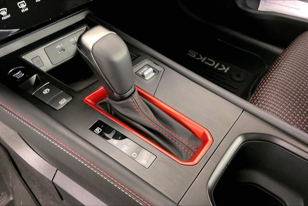 2026 Nissan Kicks SR