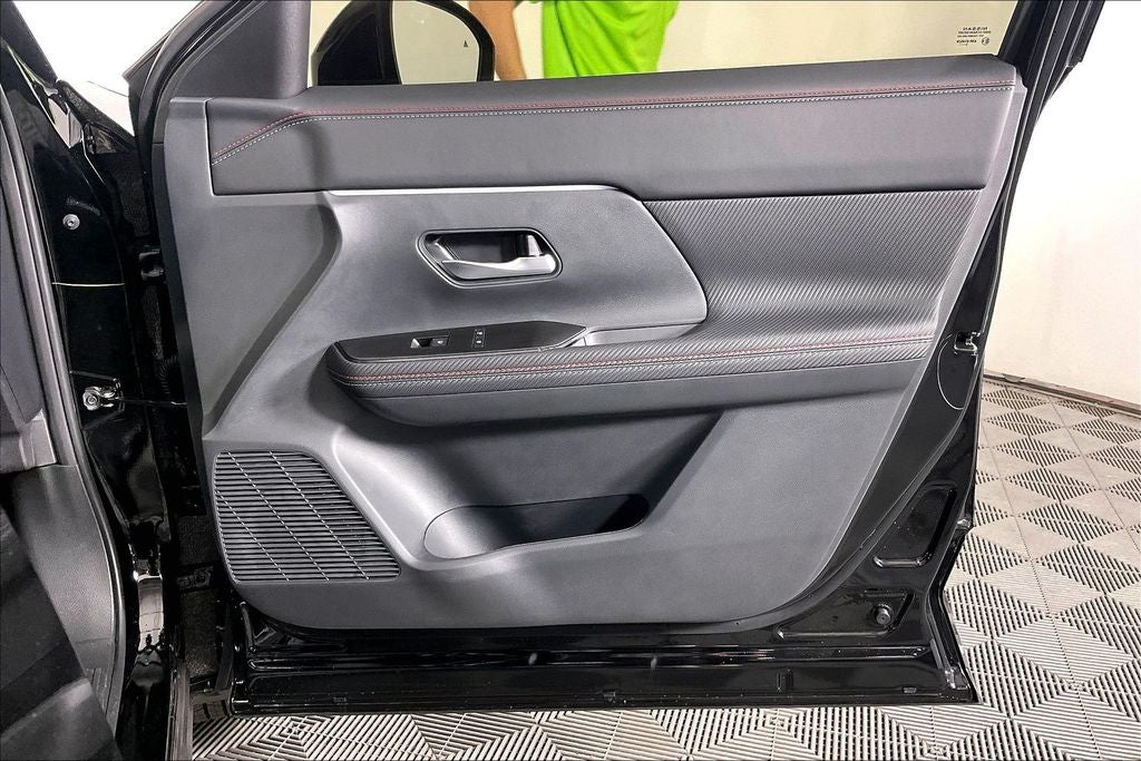 2027 Nissan Kicks SR
