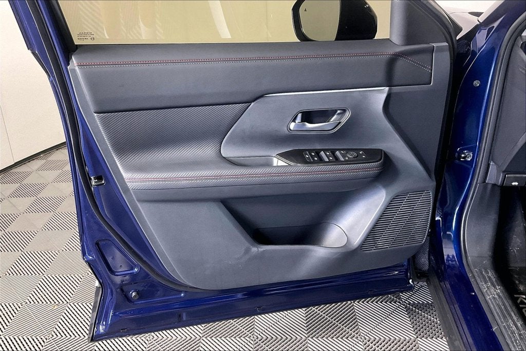 2027 Nissan Kicks SR