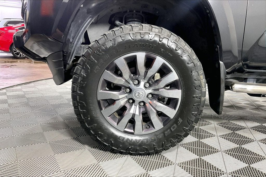 2022 Toyota Tacoma Limited V6