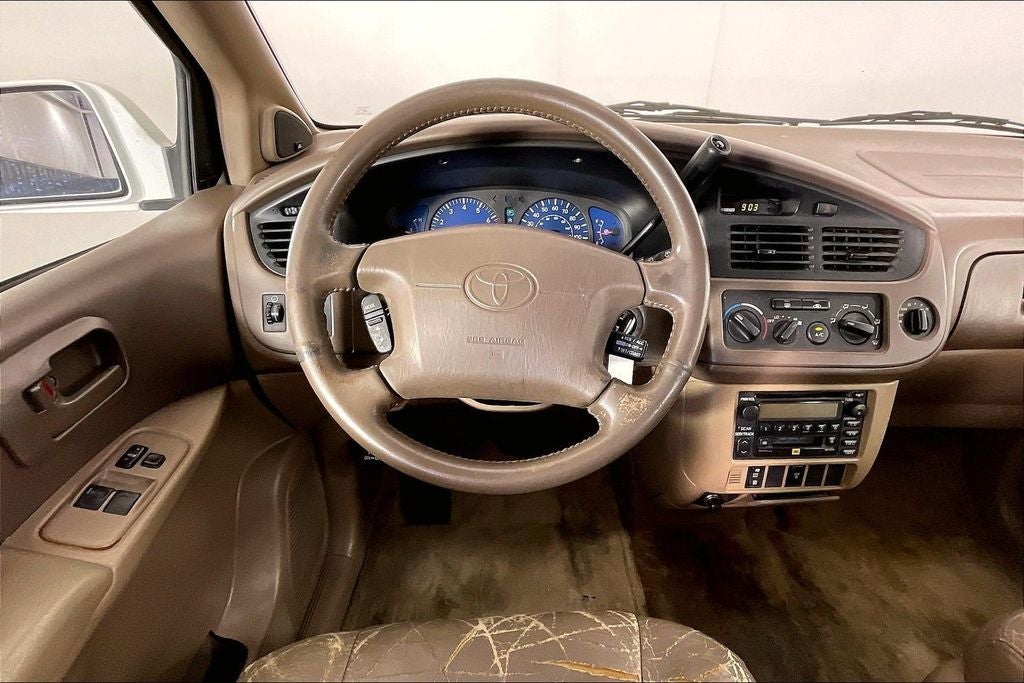 2003 Toyota Sienna LE