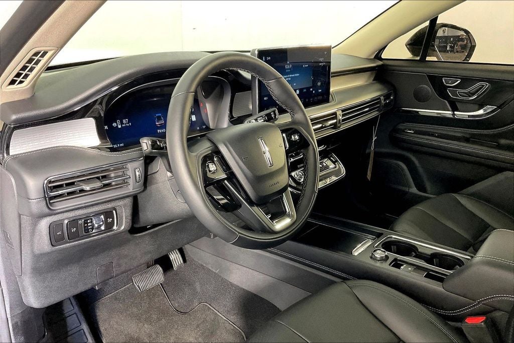 2026 Lincoln Corsair Premiere W/ Panoramic Sunroof