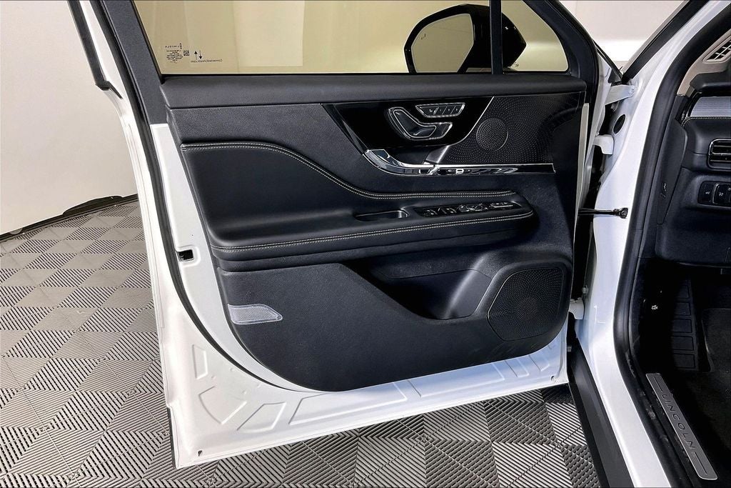2026 Lincoln Corsair Premiere W/ Panoramic Sunroof