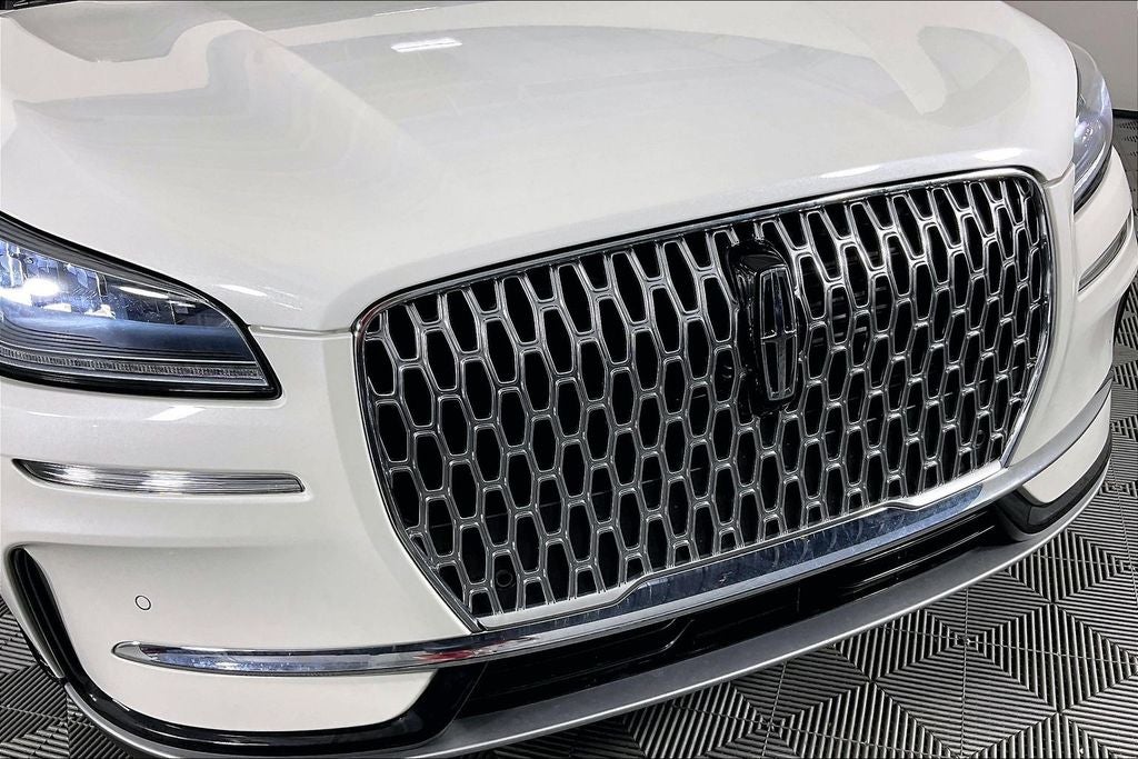 2026 Lincoln Corsair Premiere W/ Panoramic Sunroof