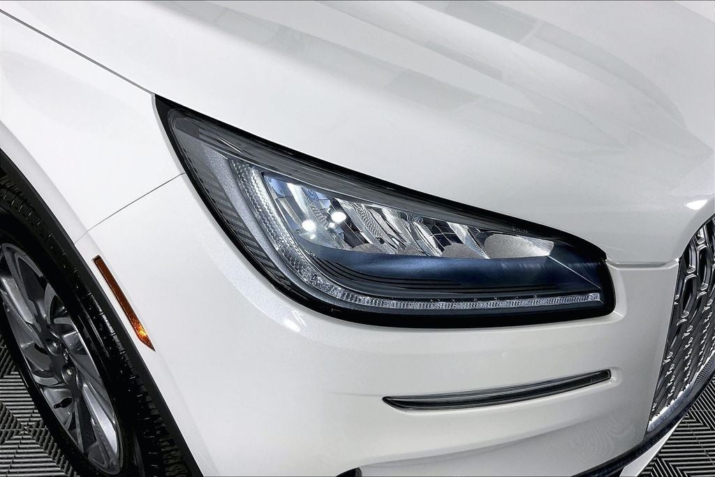 2026 Lincoln Corsair Premiere W/ Panoramic Sunroof