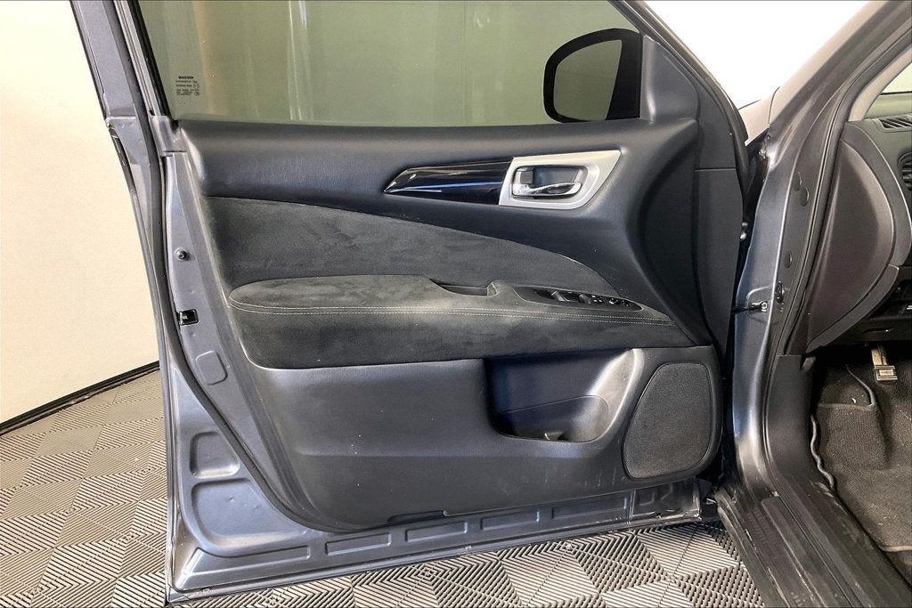 2015 Nissan Pathfinder S