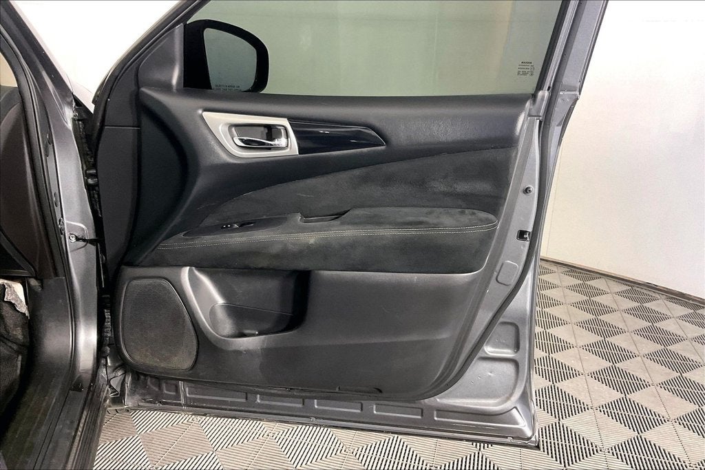 2015 Nissan Pathfinder S