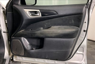 2015 Nissan Pathfinder SV