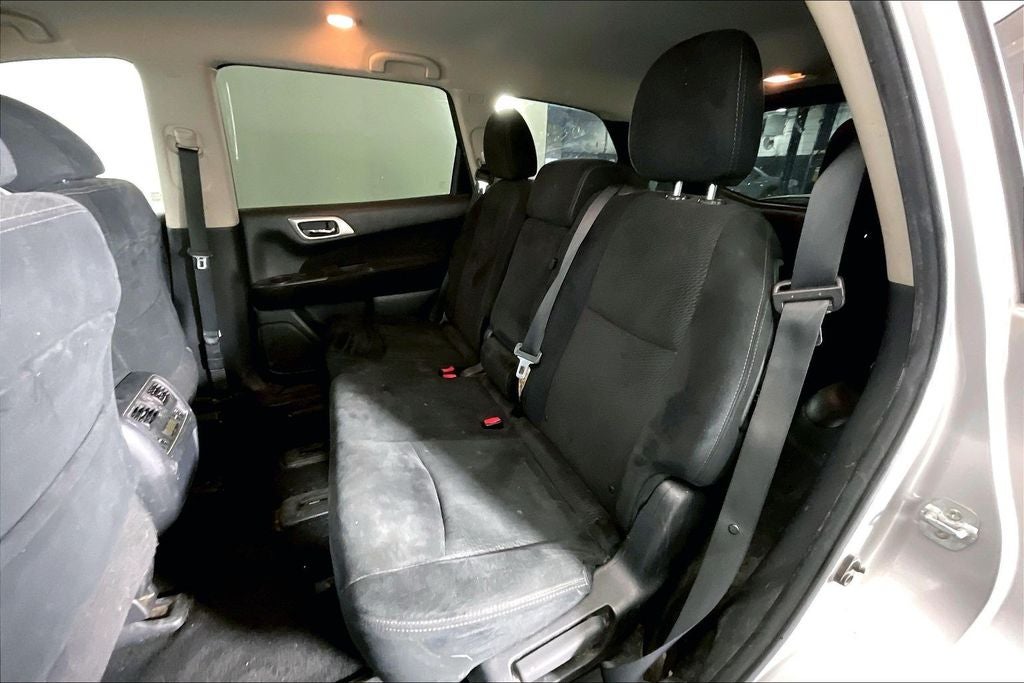 2015 Nissan Pathfinder SV