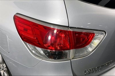 2015 Nissan Pathfinder SV