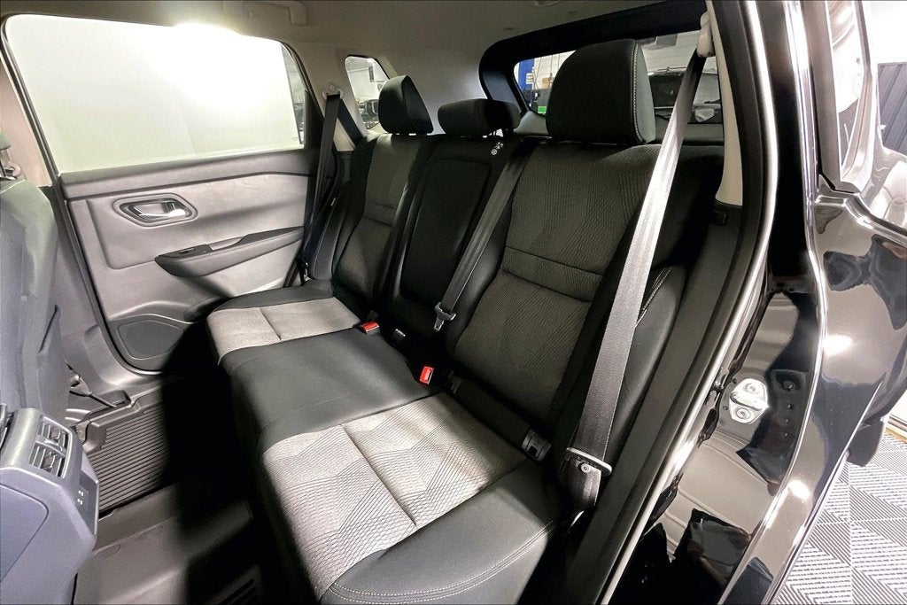 2027 Nissan Rogue SV