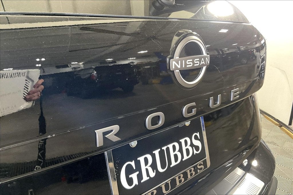 2027 Nissan Rogue SV