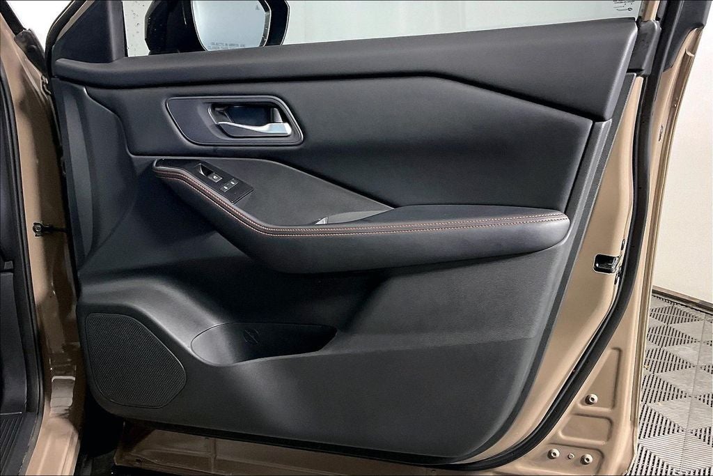 2025 Nissan Rogue Rock Creek®