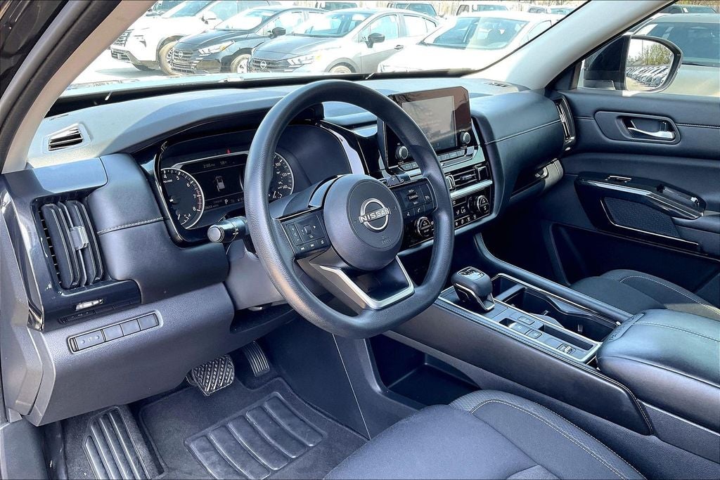 2022 Nissan Pathfinder S