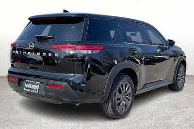 2022 Nissan Pathfinder S