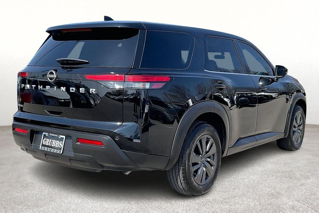 2022 Nissan Pathfinder S