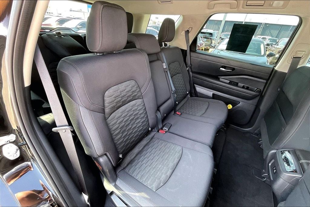 2022 Nissan Pathfinder S