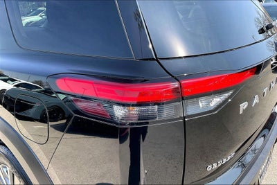 2022 Nissan Pathfinder S