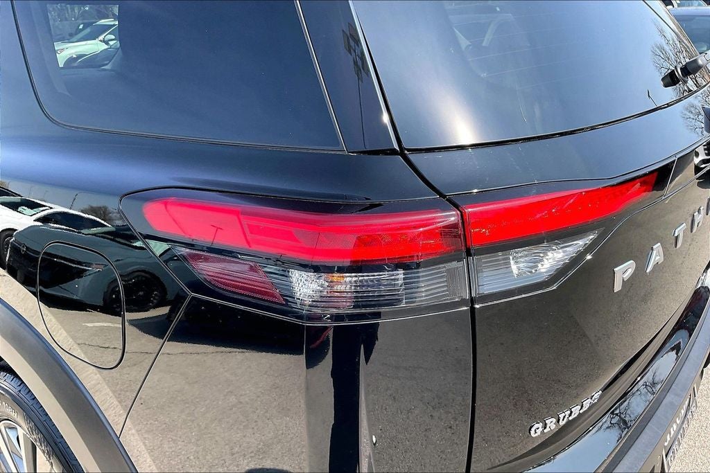 2022 Nissan Pathfinder S