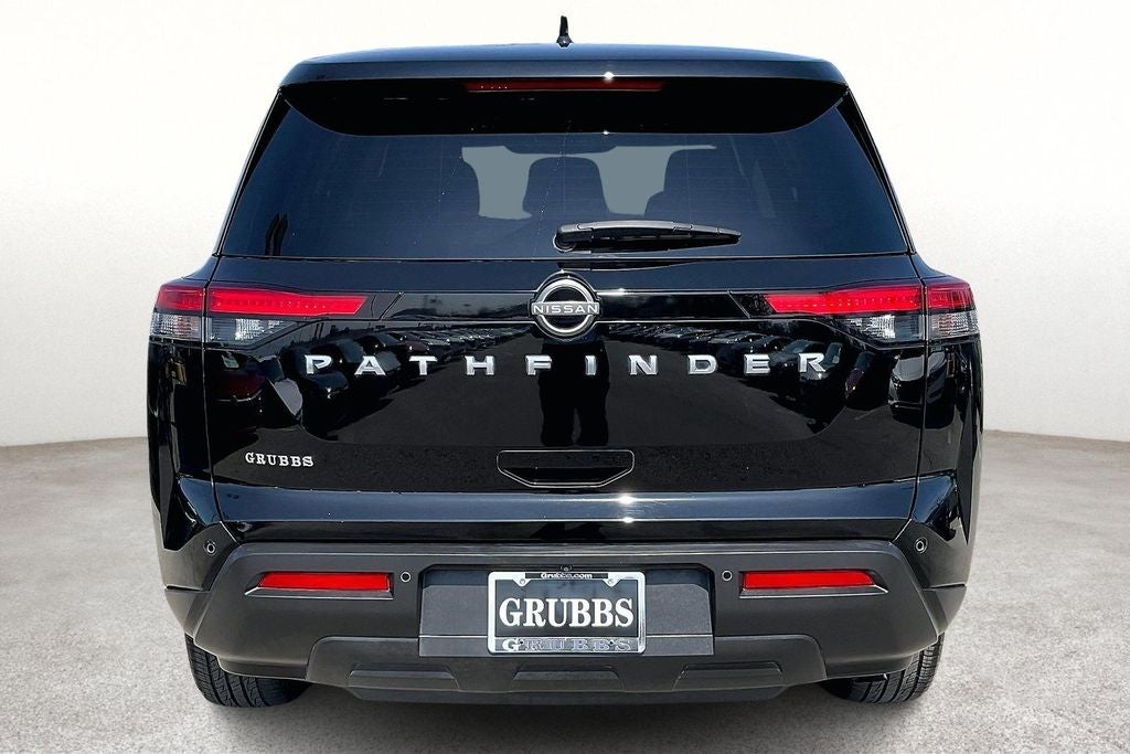 2022 Nissan Pathfinder S
