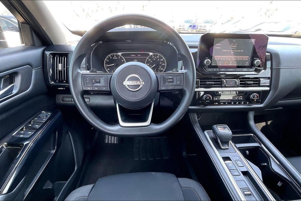 2022 Nissan Pathfinder S