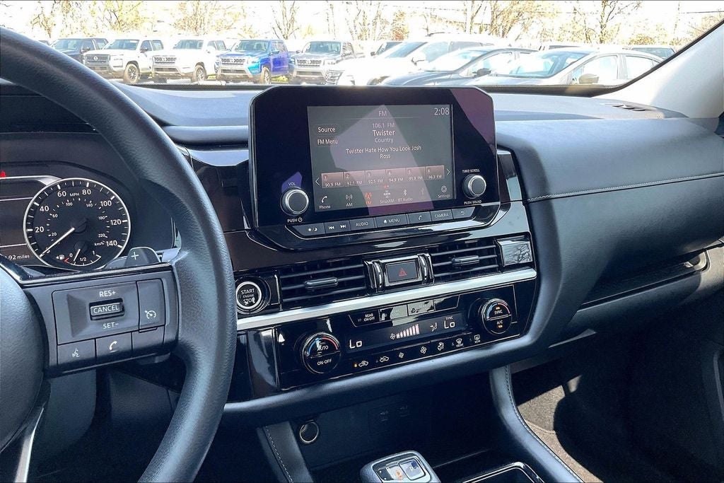 2022 Nissan Pathfinder S