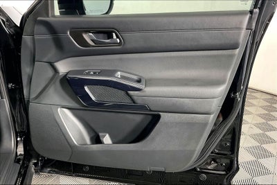 2025 Nissan Pathfinder S