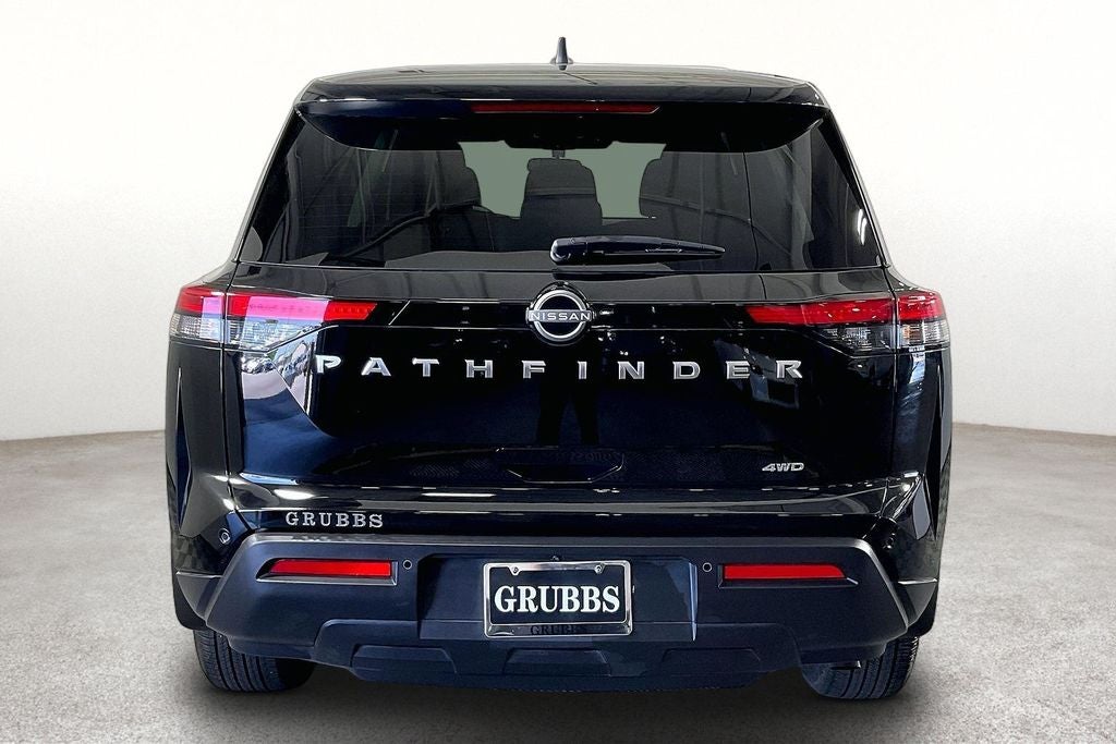 2025 Nissan Pathfinder S