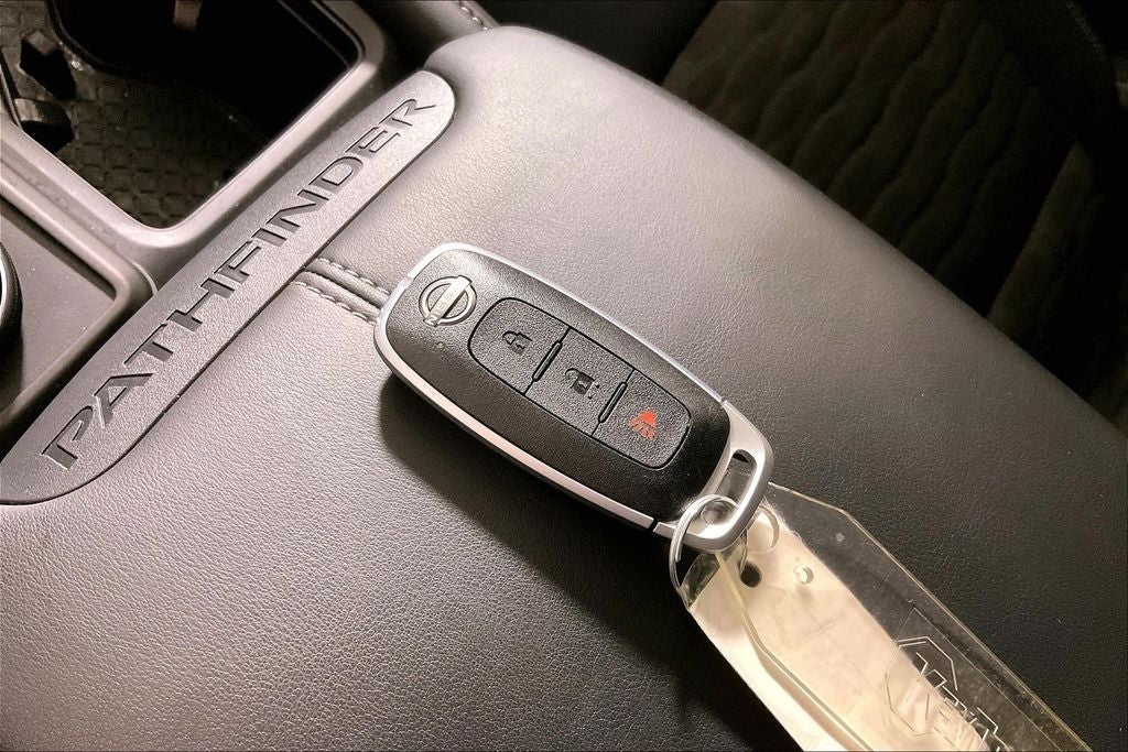 2025 Nissan Pathfinder S