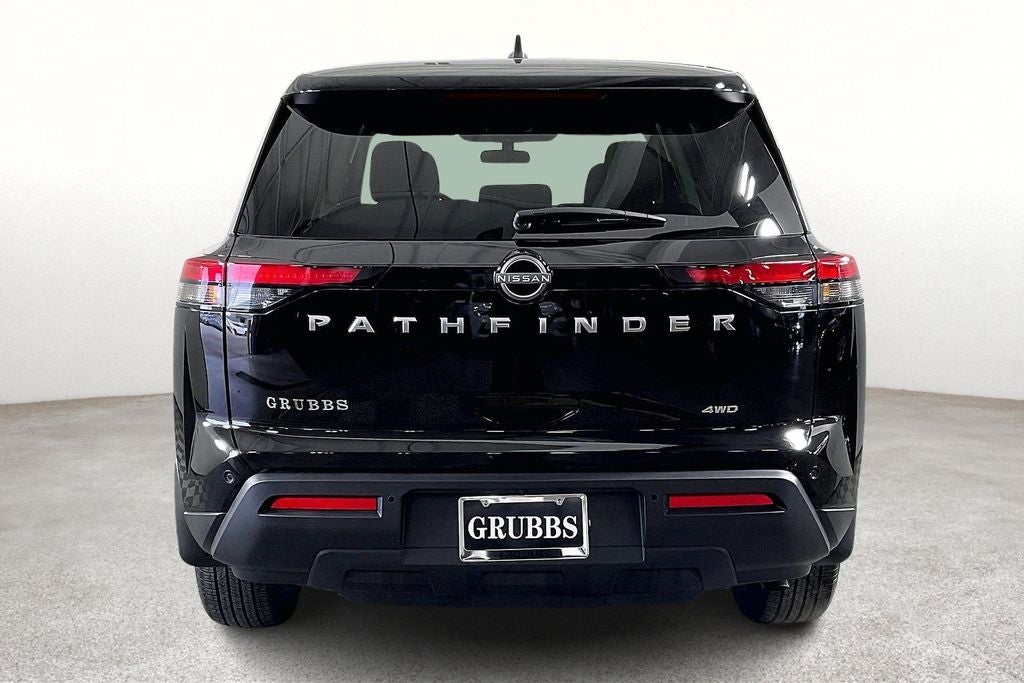 2025 Nissan Pathfinder S