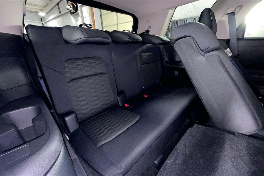 2025 Nissan Pathfinder S