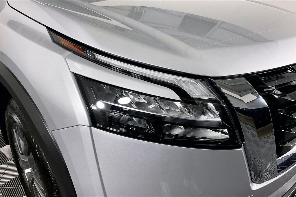 2025 Nissan Pathfinder S