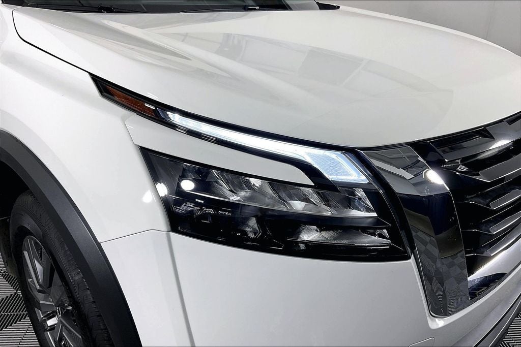 2025 Nissan Pathfinder S