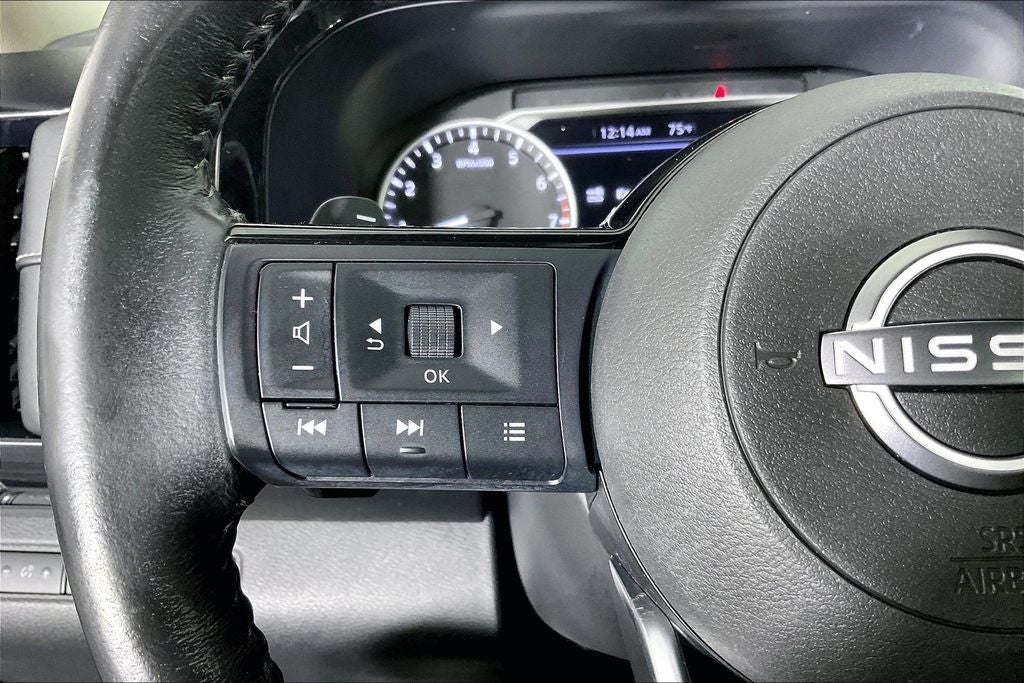 2022 Nissan Pathfinder SV