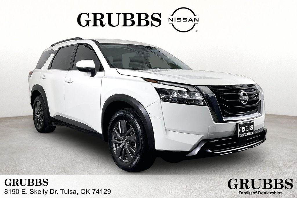2022 Nissan Pathfinder SV