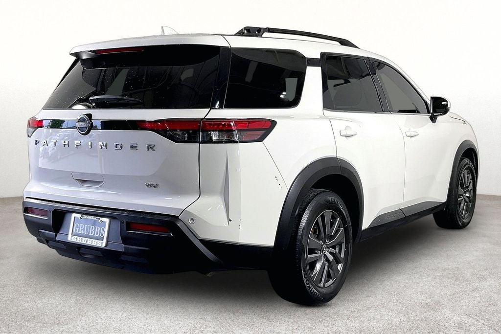 2022 Nissan Pathfinder SV