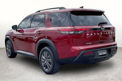 2022 Nissan Pathfinder SV