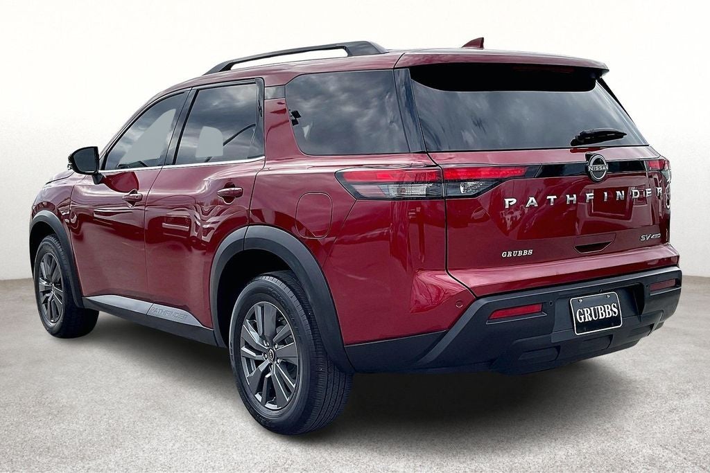 2022 Nissan Pathfinder SV