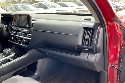 2022 Nissan Pathfinder SV